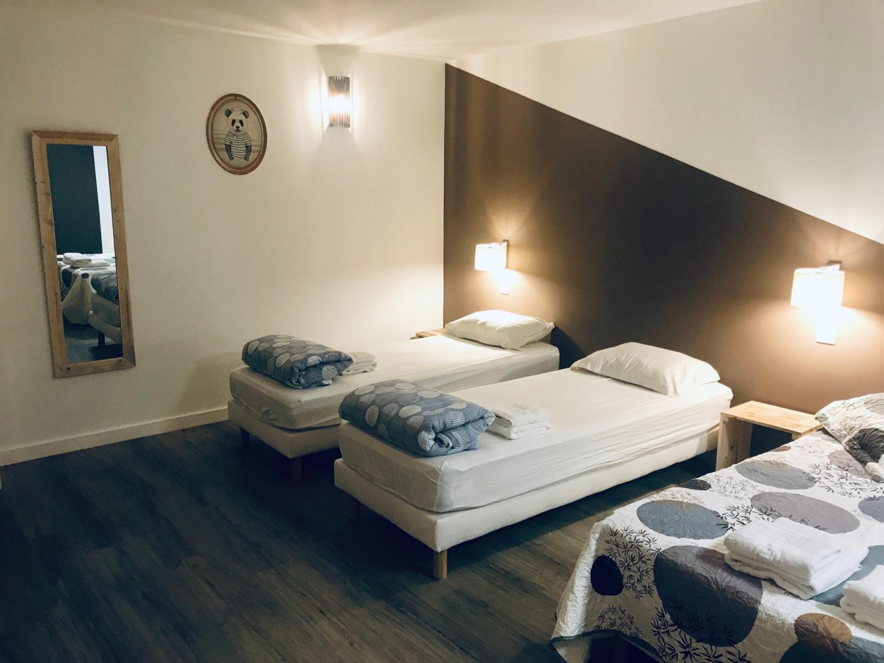 1 bedroom, desk, soundproofing, free wifi