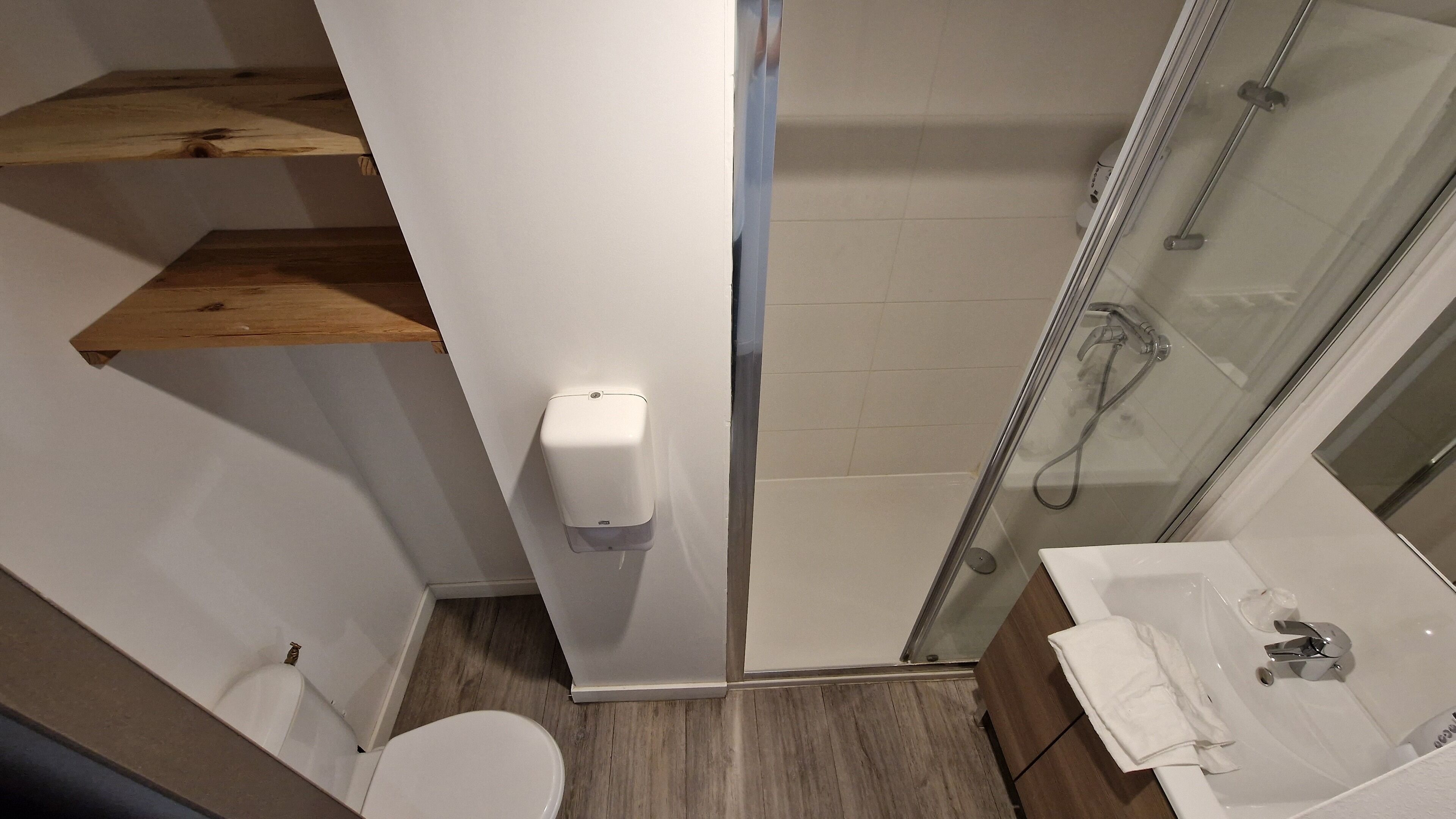 superior double room | bathroom | shower, free toiletries, hair dryer, towels