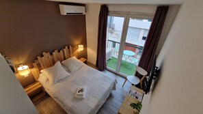 Superior Double Room | Desk, soundproofing, free WiFi - Hôtel Au Valéry (Sète)