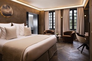 Deluxe-Doppelzimmer | Kostenlose Minibar, Zimmersafe, individuell dekoriert