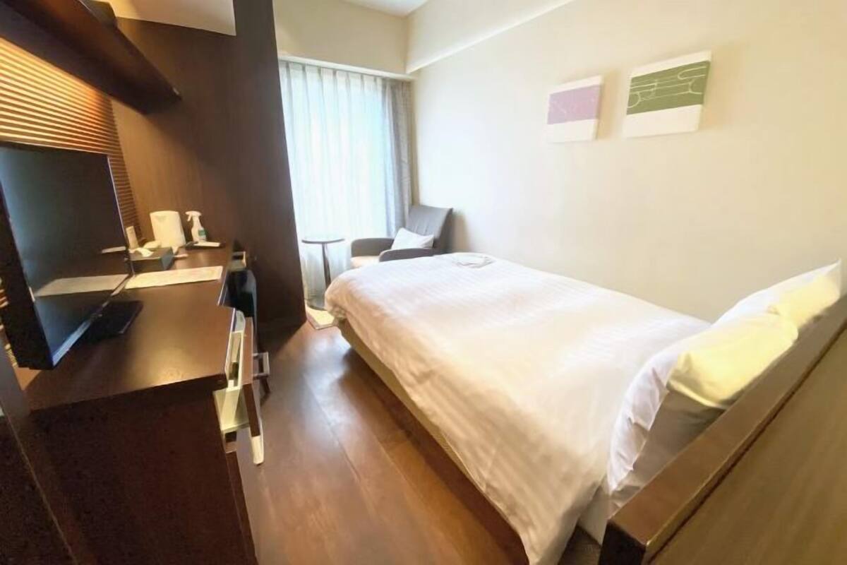 Desk, iron/ironing board, free WiFi, bed sheets