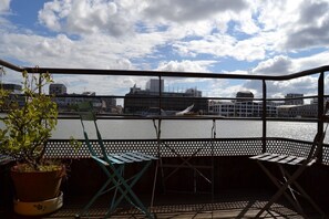 Suite (Art-Déco) | Balcony view - La Petite Annick (Bordeaux)