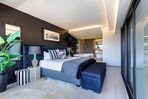 Clifton YOLO Spaces - Clifton Beachfront Executive
