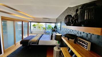 1 bedroom, Egyptian cotton sheets, premium bedding, down comforters