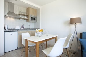 In-room safe, iron/ironing board