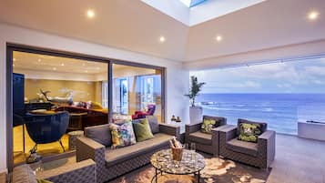 Clifton YOLO Spaces Clifton Mansion Villa | Terrace/patio