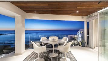 Clifton YOLO Spaces Clifton Beachfront Penthouse | Terrace/patio