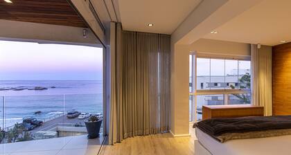 Clifton YOLO Spaces – Clifton Beachfront Penthouse