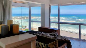 Clifton YOLO Spaces Clifton Beachfront Penthouse | 3 bedrooms, free WiFi, bed sheets