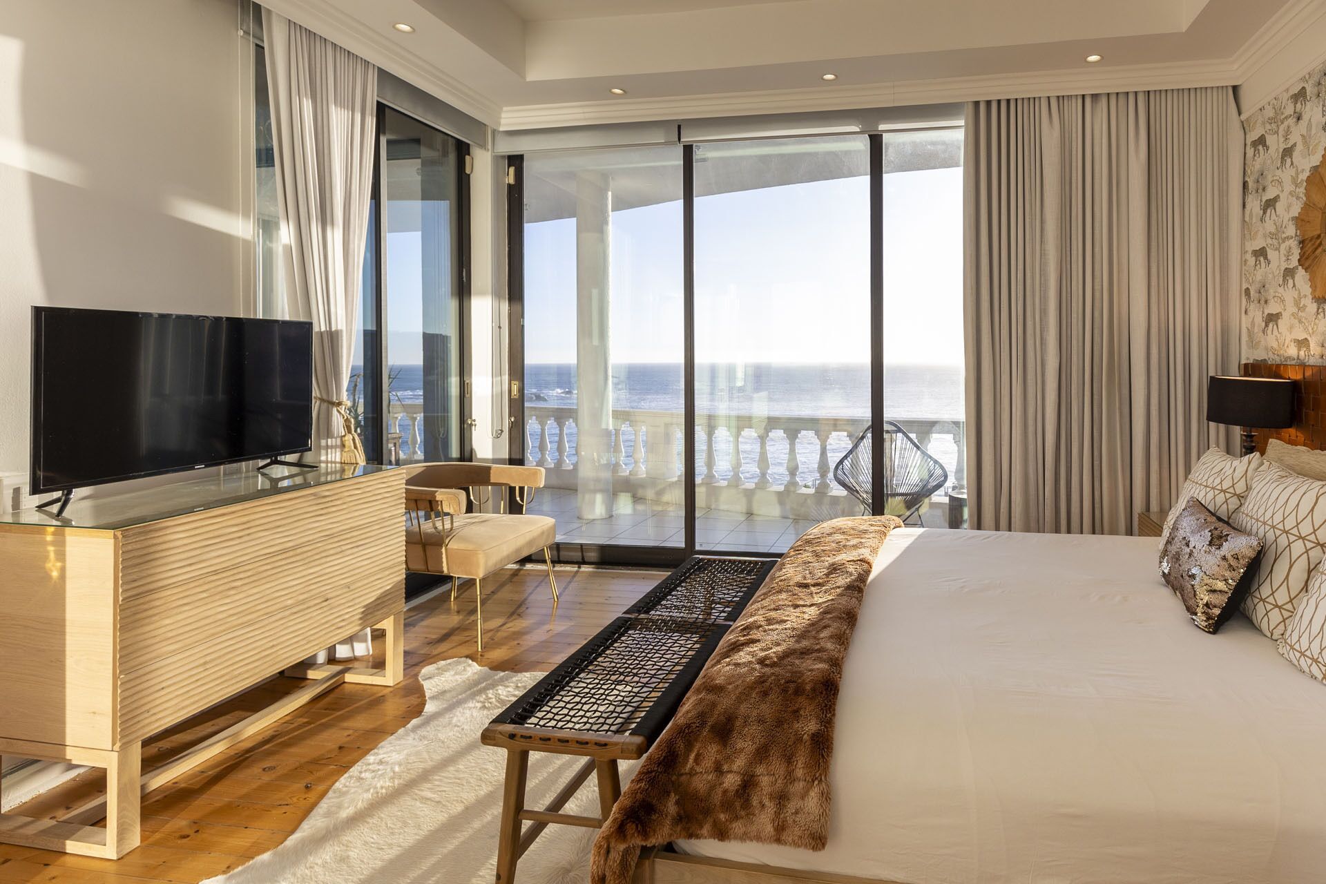 Clifton YOLO Spaces Clifton Beachfront Dream