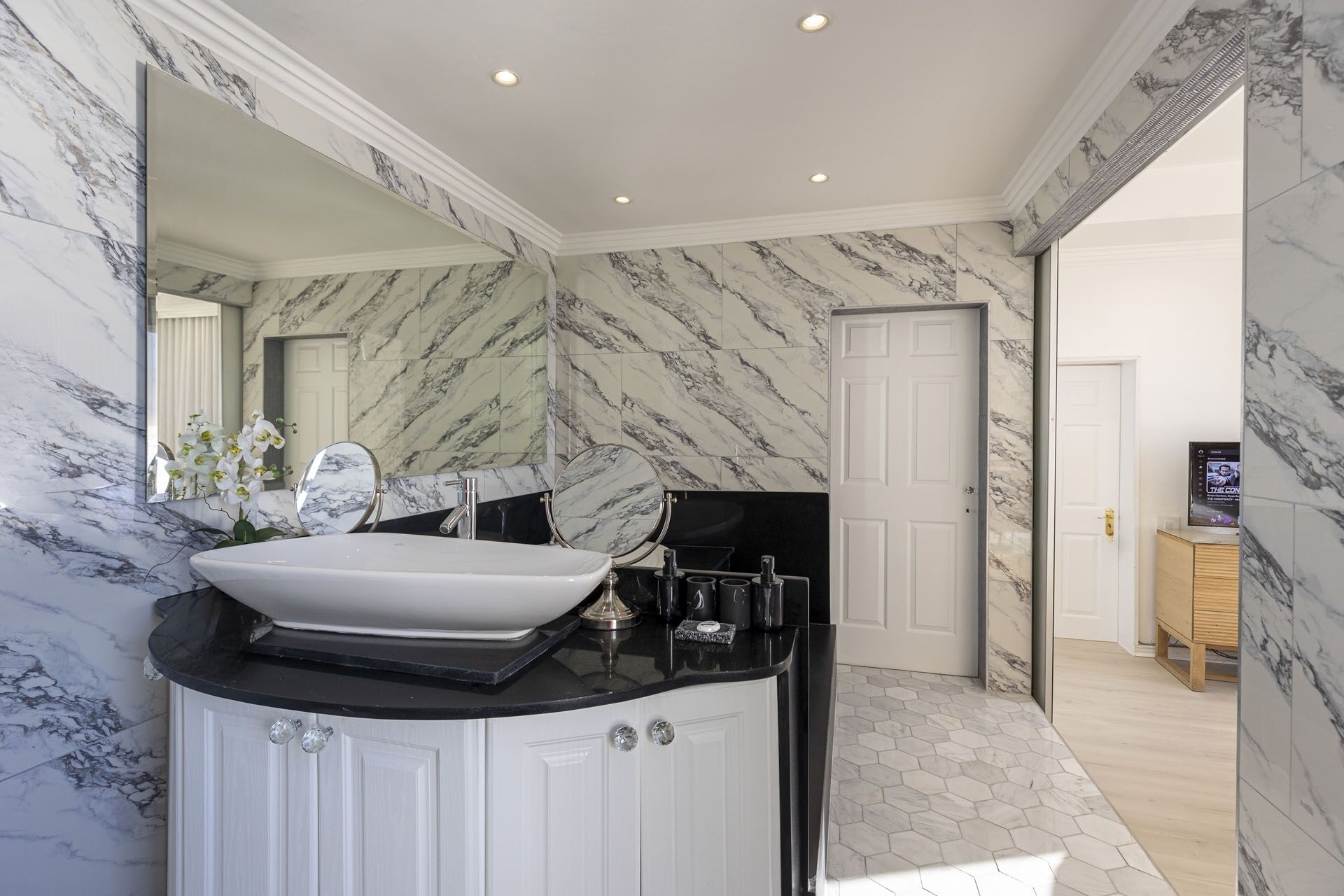 Apartment (Beachfront - Dream) | Badezimmer | Badewanne und Dusche (separat), kostenlose Toilettenartikel