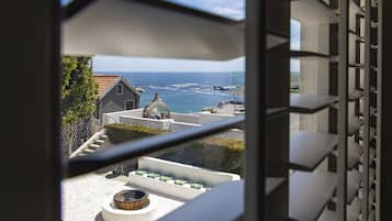 Clifton YOLO Spaces Clifton Boutique Apartment A | 2 bedrooms, free WiFi, bed sheets