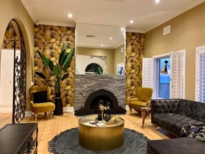 Clifton YOLO Spaces Clifton Boutique Apartment A | Living room