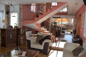 TV, fireplace, video games, books