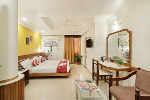 Executive Double Room | Desk, soundproofing, free WiFi - Octave Church Inn (Bengaluru)