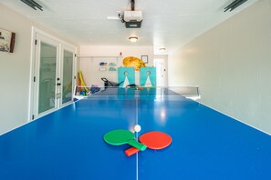 Enjoy table tennis and entertainment in this well-equipped recreational area.
