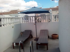 Villa, letti multipli | Balcone