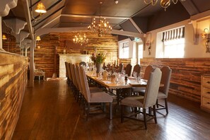 Restaurant - The Bull Hotel (Fairford)