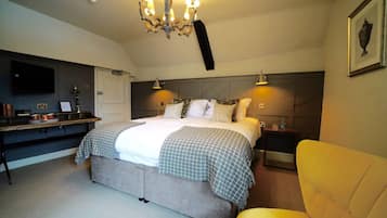 Deluxe Double or Twin Room | Iron/ironing board, free WiFi, bed sheets