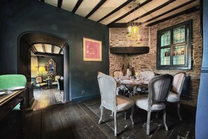 Restaurant - The Bull Hotel (Fairford)
