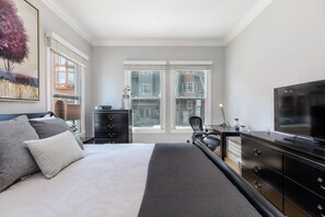 3 bedrooms, iron/ironing board, WiFi, bed sheets