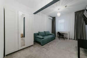 Phòng Suite Deluxe | 1 phòng ngủ, bộ đồ giường cao cấp, trang trí khác biệt