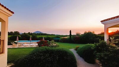 Villa Melisandre, Luxury Villa close to the Alghero beaches, Private Pool