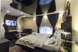 Habitación doble Royal | Sábanas de algodón egipcio, ropa de cama de alta calidad y minibar 