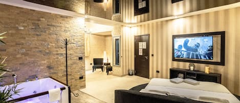 Presidential Double Room | Living area | 32-cm TV with cable channels