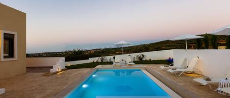 Outdoor pool, pool loungers