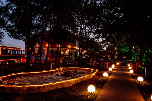 Restaurant - Kule Hotel Airport Istanbul (Arnavutköy)