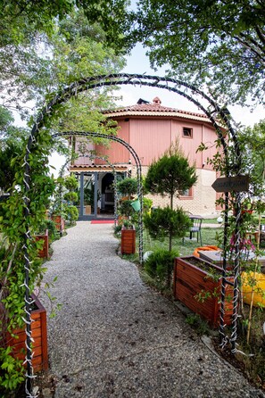 Exterior - Kule Hotel Airport Istanbul (Arnavutköy)