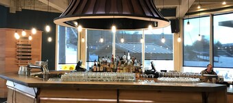 Romantic, cozy place!  9:00 am check-in, 6:00 pm check-out POSSIBLE.