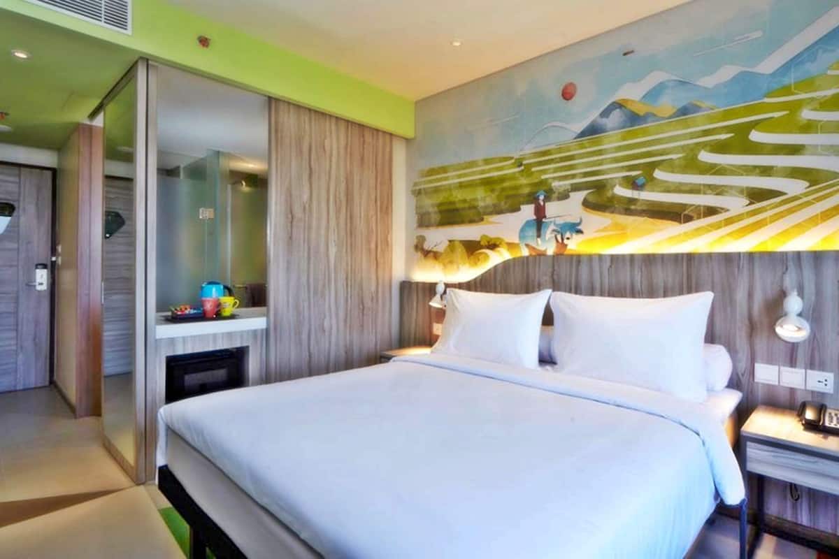 in-room safe, desk, laptop workspace, free wifi