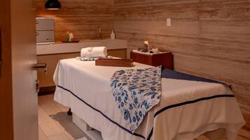 Sauna, boblebad, dampbad, massagebehandlinger