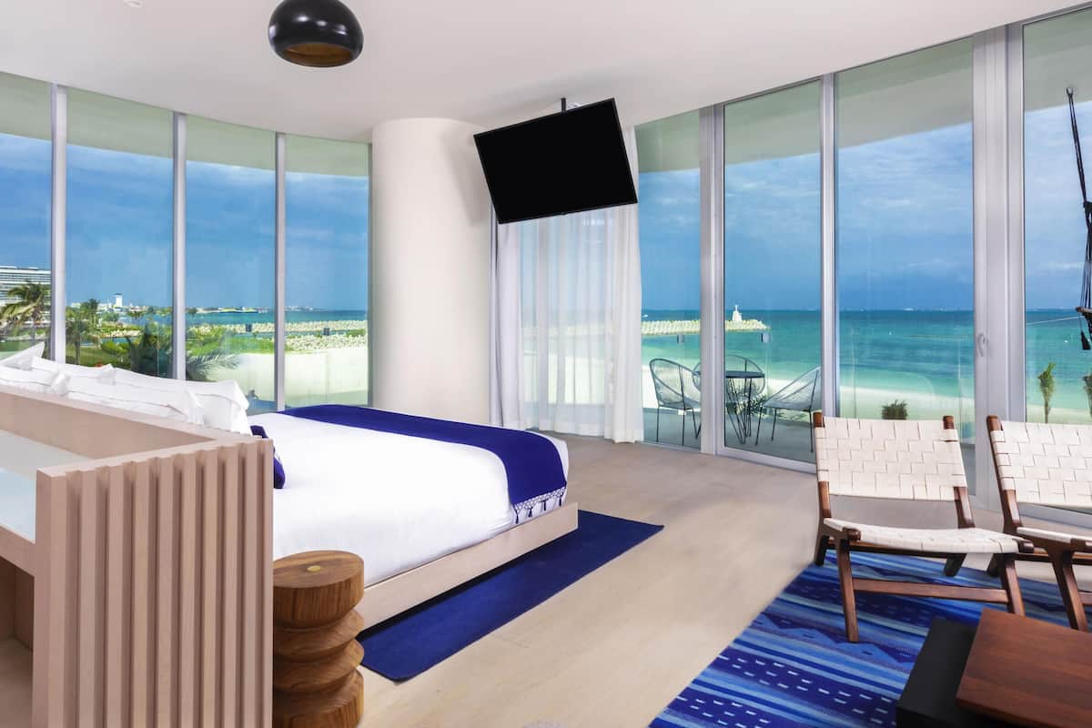 1 bedroom, premium bedding, minibar, in-room safe