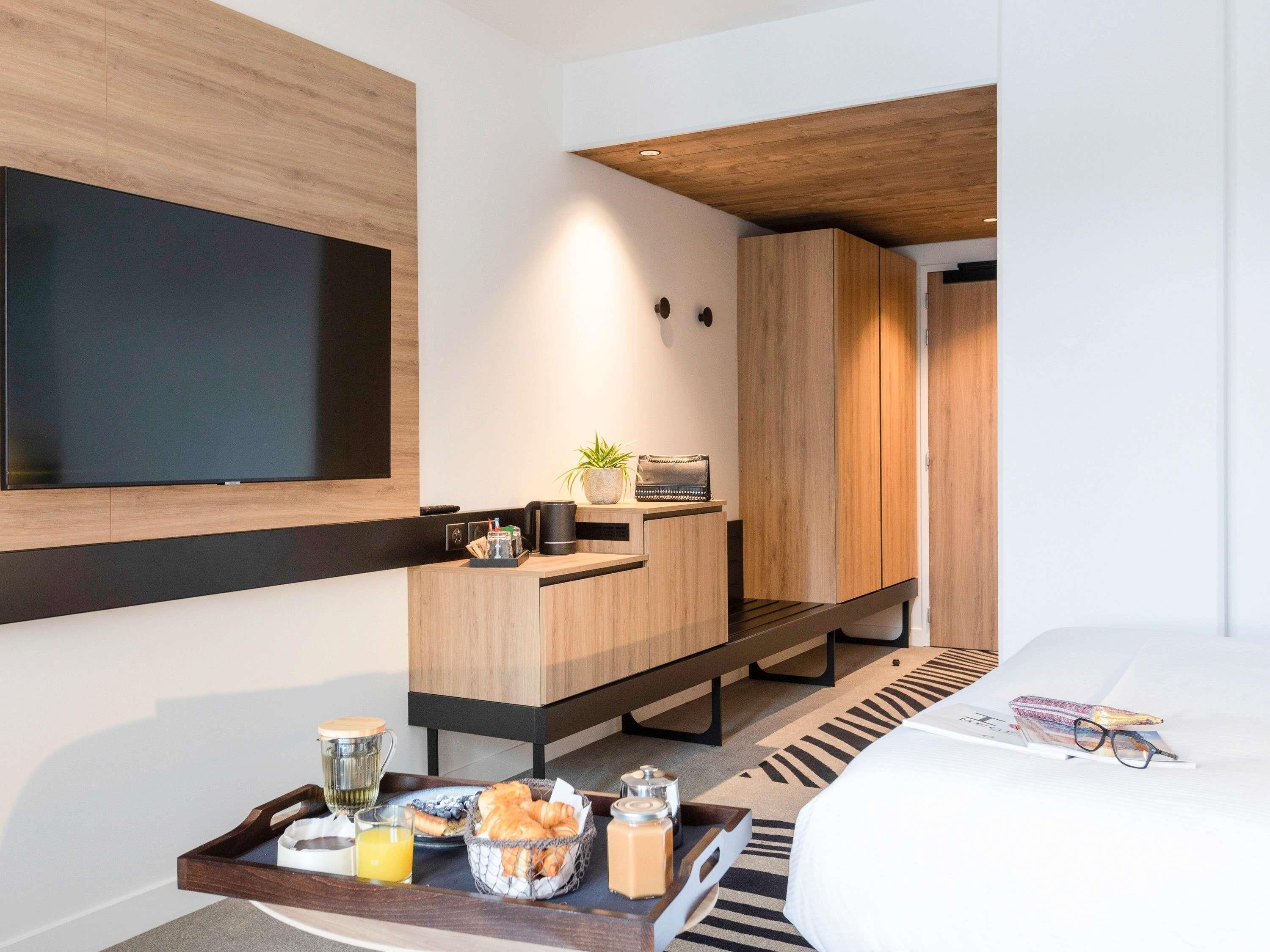 Con stile personalizzato, con arredamento individuale, postazione laptop