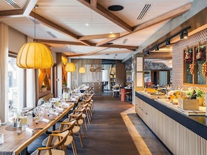 Breakfast, lunch and dinner served  - Novotel Megève Mont-Blanc (Megeve)