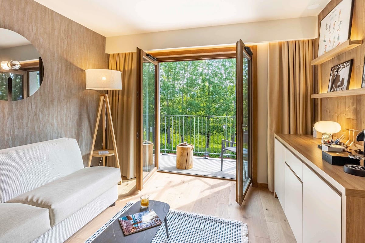 Junior Suite, 1 Double Bed with Sofa bed, Balcony | Individually decorated, individually furnished, laptop workspace