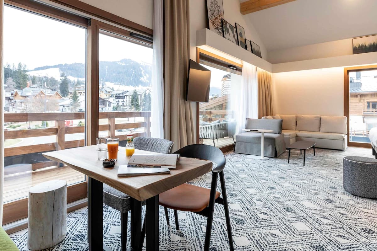 Executive Suite, 1 Double Bed with Sofa bed, Balcony
