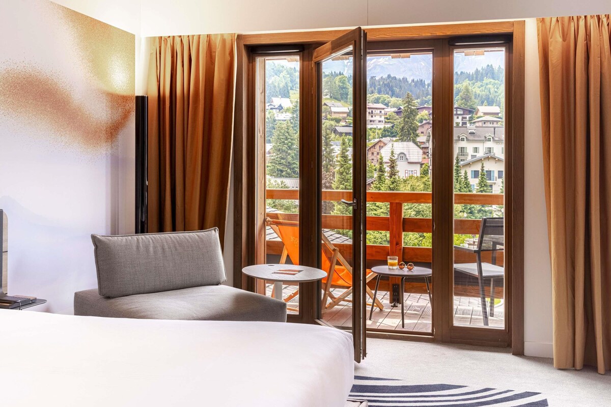Chambre Supérieure, 1 lit double et 1 canapé-lit (Village View)