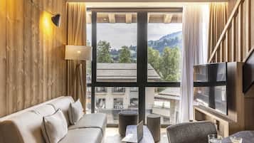 Duplex Family Suite, 1 Double Bed with Sofa bed | Individually decorated, individually furnished, laptop workspace