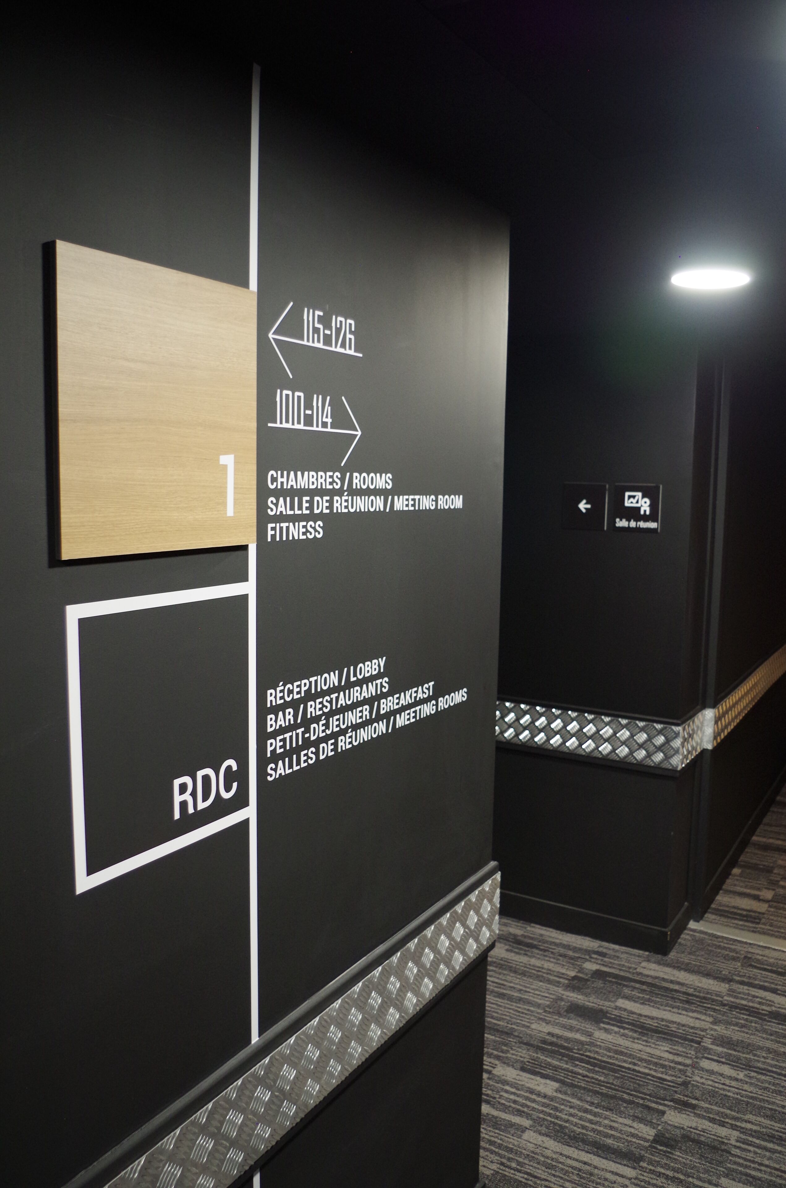 desk, soundproofing, free wifi, bed sheets