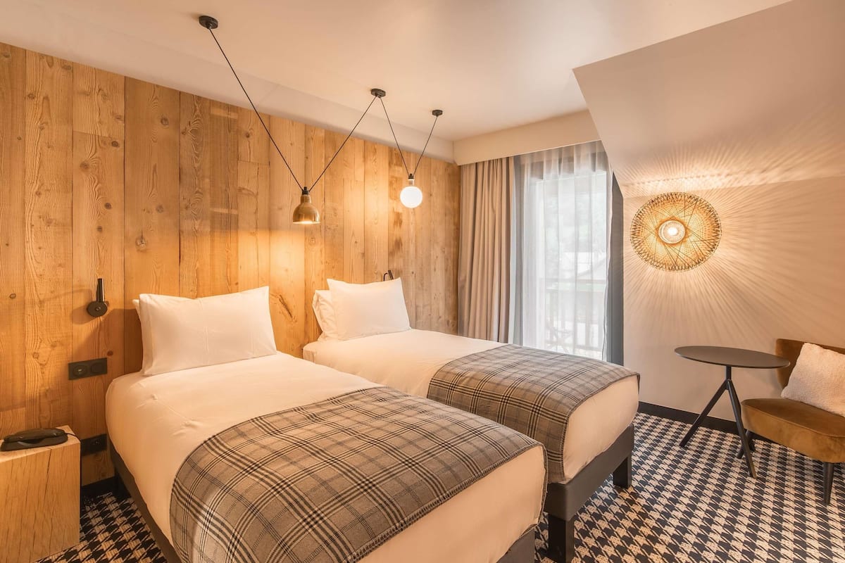 Habitación doble, balcón | 1 dormitorio, caja fuerte, sistema de insonorización y cunas gratuitas