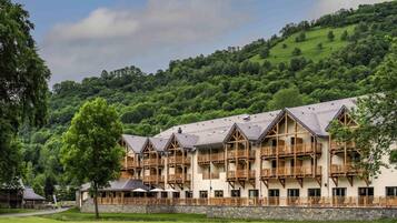 Room, 1 Double Bed, Balcony (Park view) | 1 bedroom, in-room safe, soundproofing, free cribs/infant beds