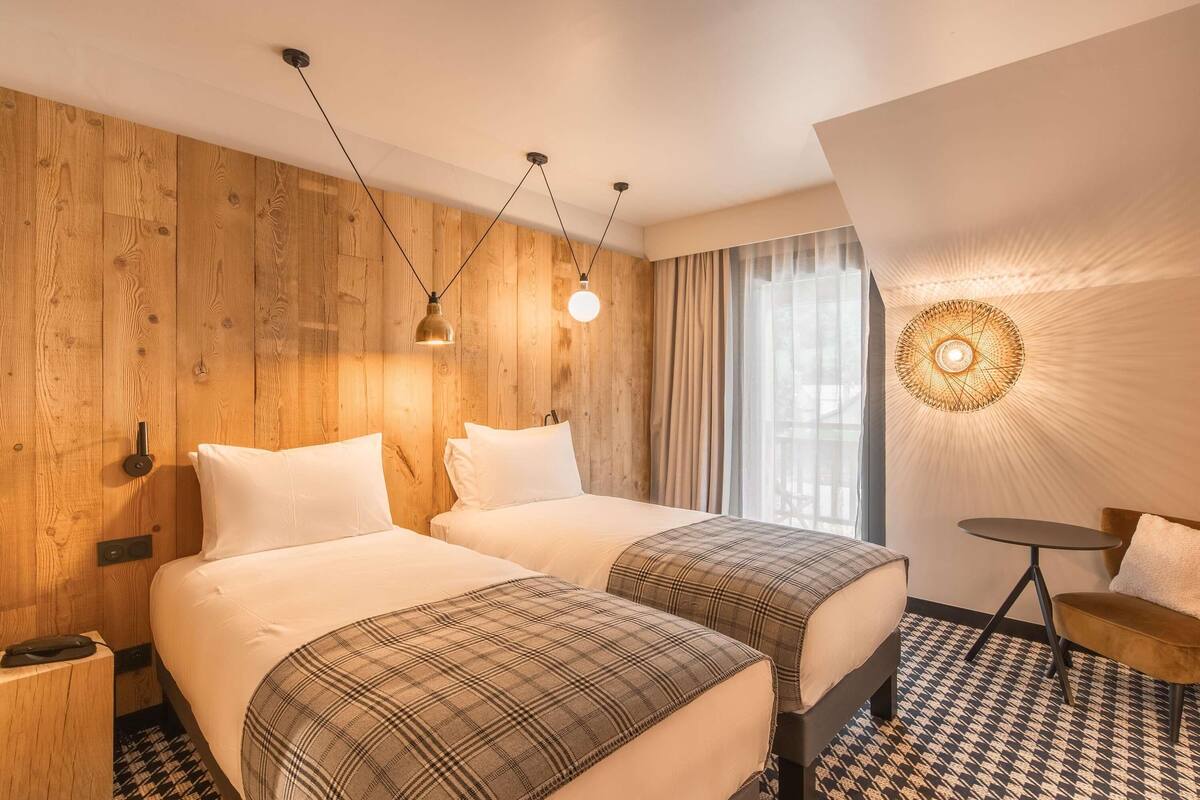 Double Room, Balcony, Park View (1 Double Bed or 2 Single Beds) | In-room safe, soundproofing, free cribs/infant beds, free WiFi