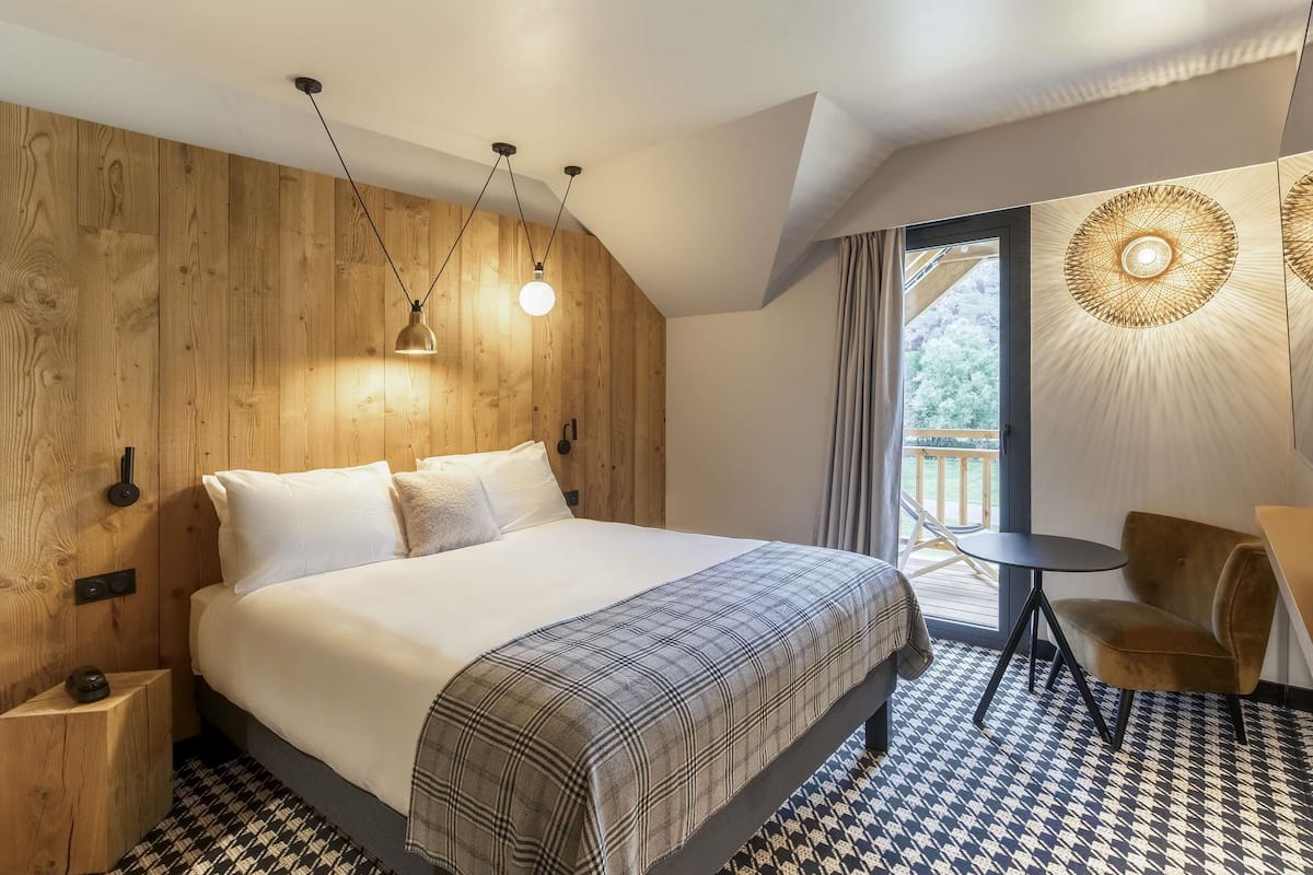 Habitación, 1 cama doble, balcón (Park view) | 1 dormitorio, caja fuerte, sistema de insonorización y cunas gratuitas