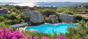 COTTAGE SARDINIA Pool and Jacuzzi by KlabHouse 