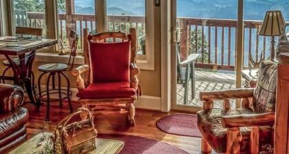 The Treetop Terrace, VIEWS, DECKS, SLEEPS 13