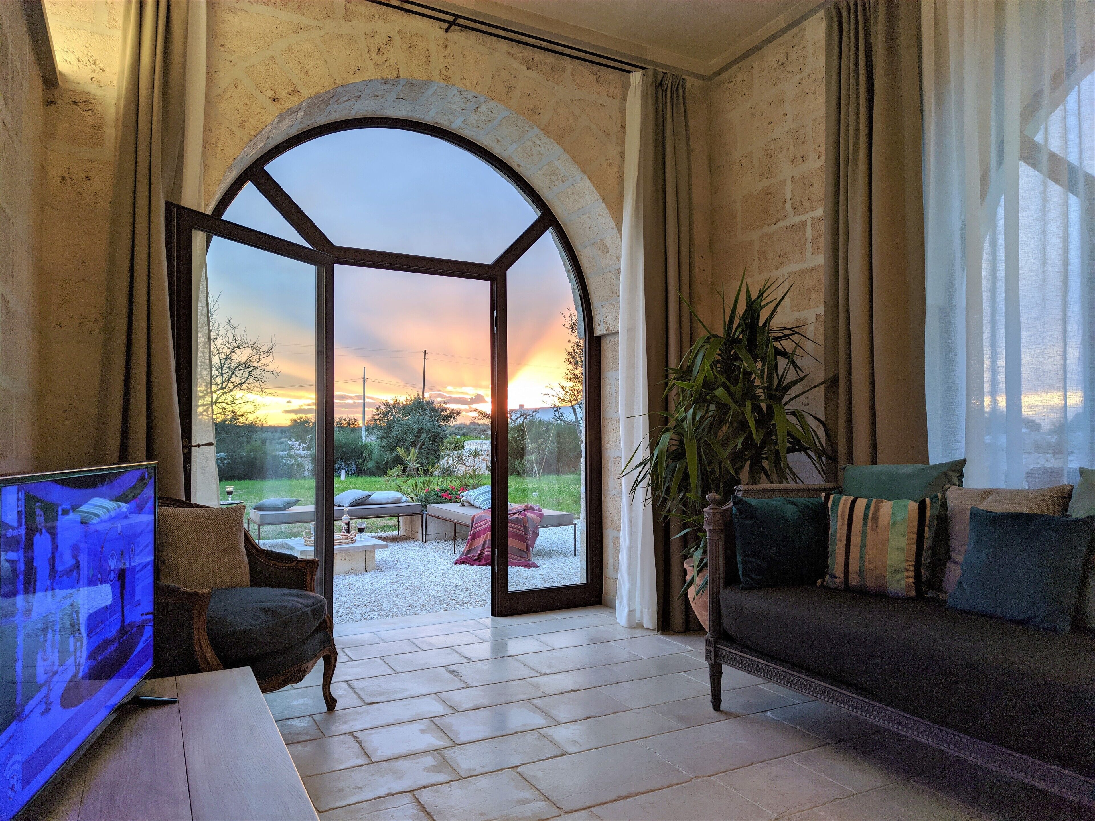 Una Smart TV, Netflix, un reproductor de DVD, servicios de streaming